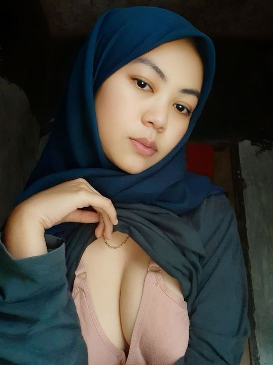 Indo Viral Jilbab Hitam yang Lucu Dan Imut Sekali Ukhti Azizah Berulah Top Global 2025 New