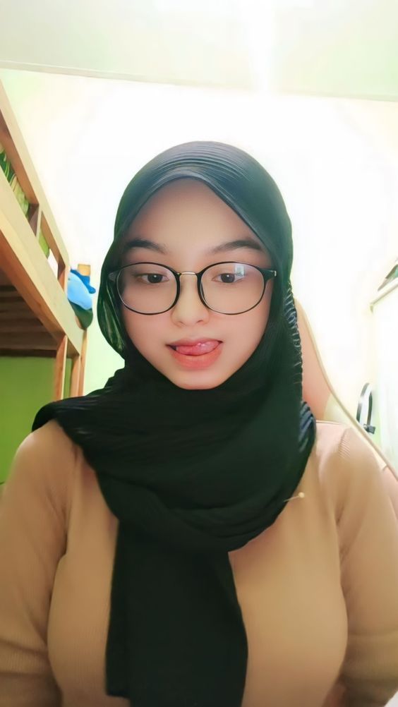 Viral Murid SMP Cantik Berhijab Jilat Tetew Sendiri Sambil Elus2 Apem Hangat Hot New