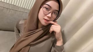 Hot Abg Jilbab Viral Manis C0lm3k Keenakan DI Ruang Tamu New